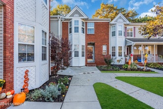 31 Lexington Ct in Holmdel, NJ - Building Photo - Building Photo