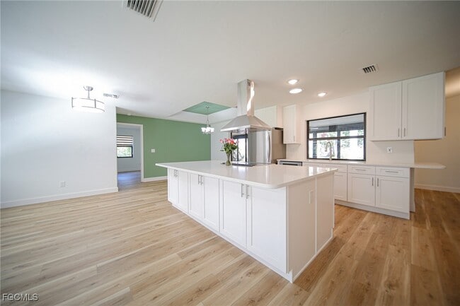 property at 1250 Riverbend Dr