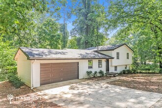 203 Lucan Way in Riverdale, GA - Building Photo - Building Photo