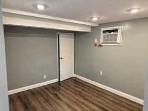 8 Shelbourne Ln in Commack, NY - Building Photo - Building Photo