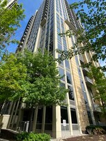 700 N Larrabee St, Unit 1106 in Chicago, IL - Building Photo