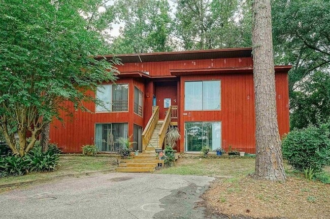 property at 1800 Nicklaus Dr