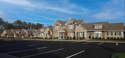 25 Sunlight Walk-Unit -25 in Holbrook, NY - Building Photo - Building Photo