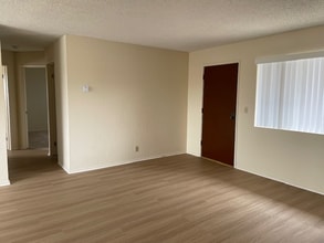 4040 W 130th St in Hawthorne, CA - Building Photo - Building Photo