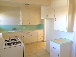 919 W Huntington Dr, Unit 919A in Arcadia, CA - Building Photo - Building Photo