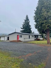 33100 Whetham Way in Cottage Grove, OR - Building Photo - Building Photo