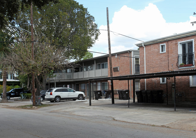 Helena Square in Houston, TX - Foto de edificio - Building Photo