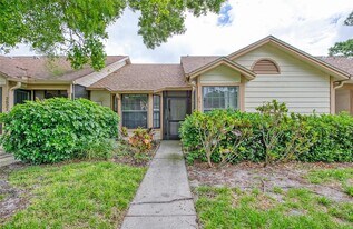 2617 Bentley Dr in Palm Harbor, FL - Building Photo