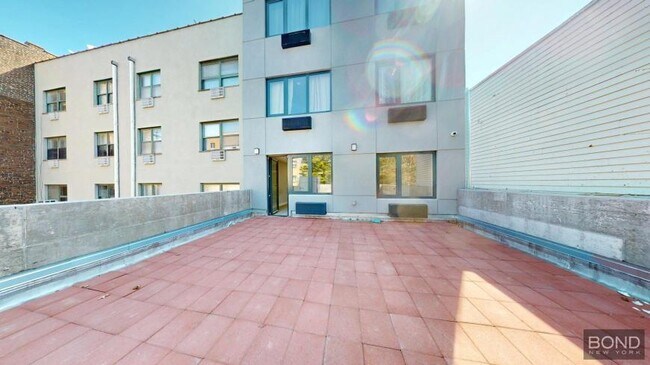 30-38-38 31st St in Queens, NY - Building Photo - Building Photo