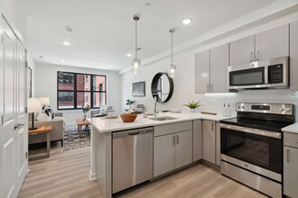 4442 Ridge Ave in Philadelphia, PA - Building Photo - Building Photo
