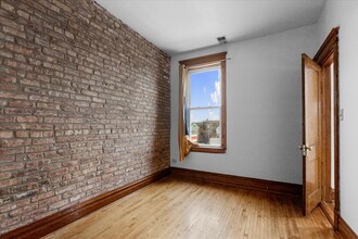 3401 W Armitage Ave, Unit 3E in Chicago, IL - Building Photo - Building Photo