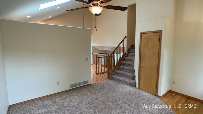1334 S Canoe Creek Dr in Colorado Springs, CO - Building Photo - Building Photo