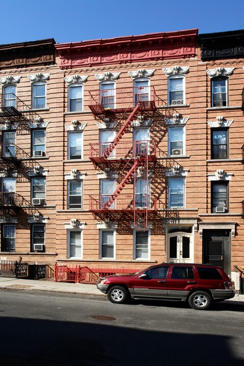 132 17th St in Brooklyn, NY - Building Photo