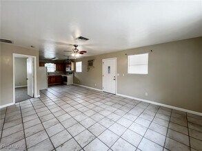 27917 Washington St in Bonita Springs, FL - Building Photo - Building Photo