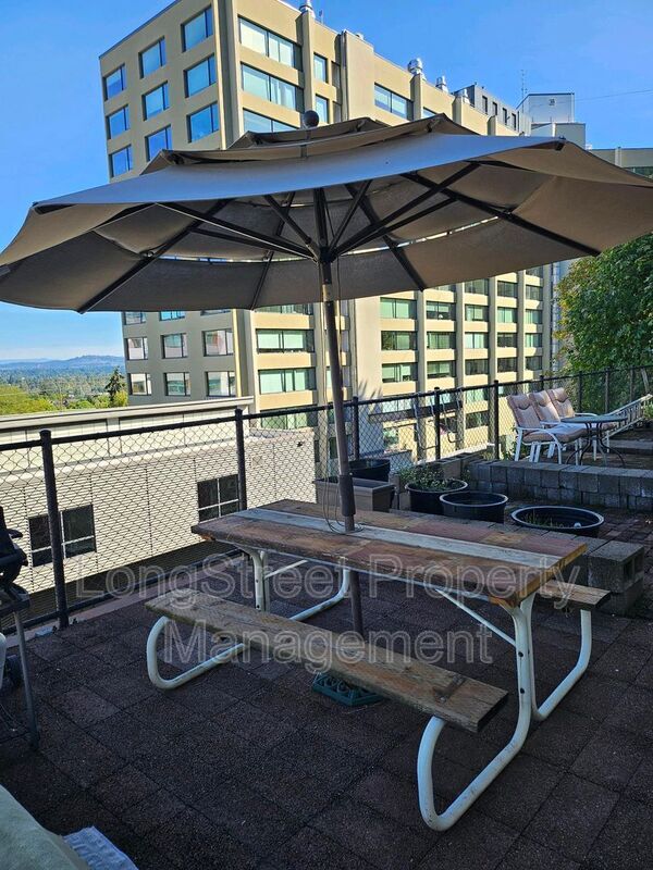 772 SW Broadway Dr in Portland, OR - Building Photo - Building Photo