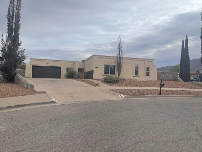 property at 7121 Gran Vida Dr