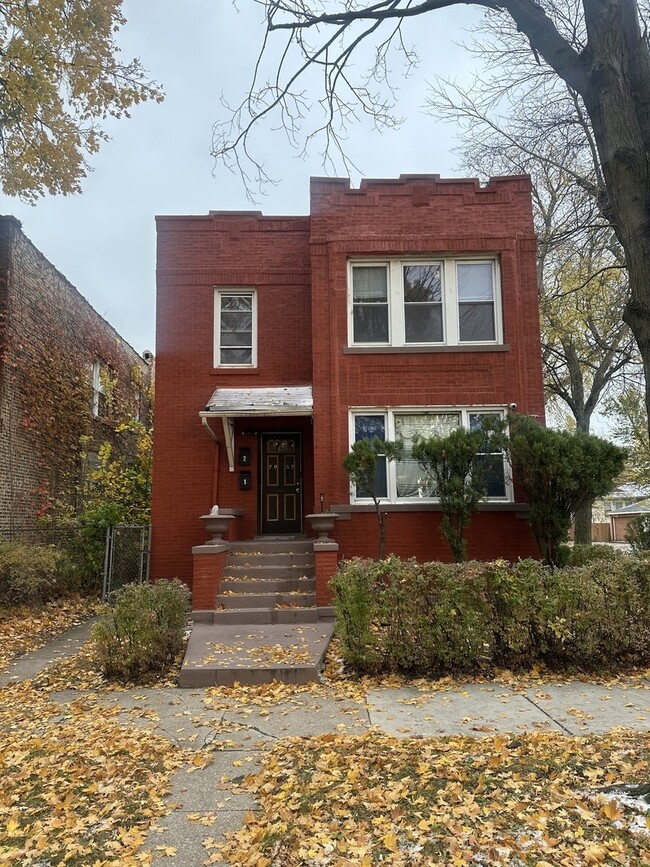 property at 7957 S Clyde Ave