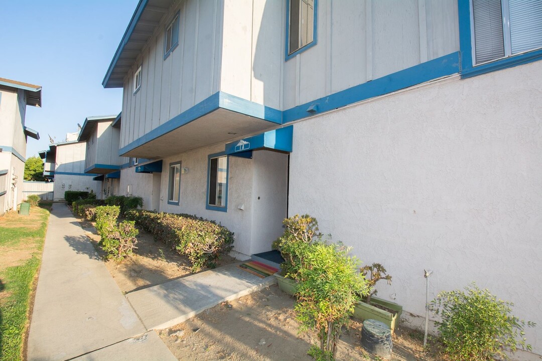 16770 San Bernardino Ave in Fontana, CA - Building Photo