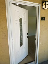 1161 Woodrow St, Unit 2 in Redwood City, CA - Building Photo - Building Photo