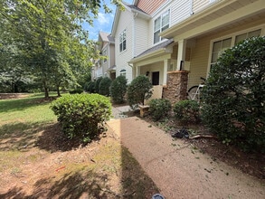 Room in Townhome on McGoogan Ln in Charlotte, NC - Building Photo - Building Photo
