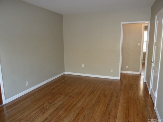 1211 N Kenwood St, Unit 1211 1.5 in Burbank, CA - Foto de edificio - Building Photo