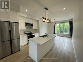 440 Veterans Dr in Barrie, ON - Building Photo - Building Photo