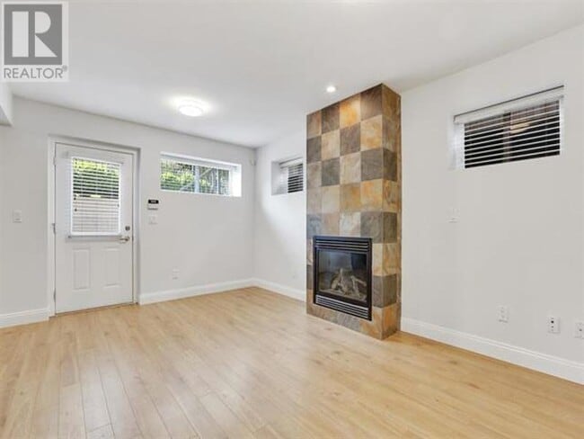 property at 171 W Kings Rd