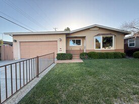 705 Santa Rita St in Sunnyvale, CA - Building Photo