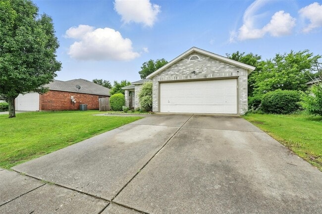 636 Capricorn St in Cedar Hill, TX - Foto de edificio - Building Photo