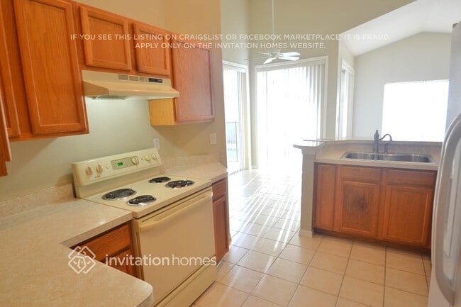 1912 Wood Brook St in Tarpon Springs, FL - Building Photo - Building Photo