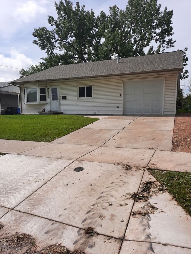 517 E Waterloo St in Rapid City, SD - Foto de edificio - Building Photo