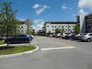 4670 NW 84th Ave in Doral, FL - Building Photo - Building Photo