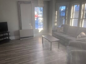 147 Grove St, Unit Apartment 1 in Bangor, ME - Building Photo