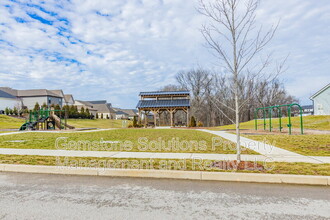3153 Sassafras Ln in Thompson's Station, TN - Foto de edificio - Building Photo