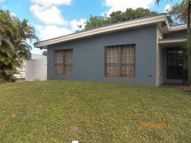 600 N 35th Ave in Hollywood, FL - Building Photo