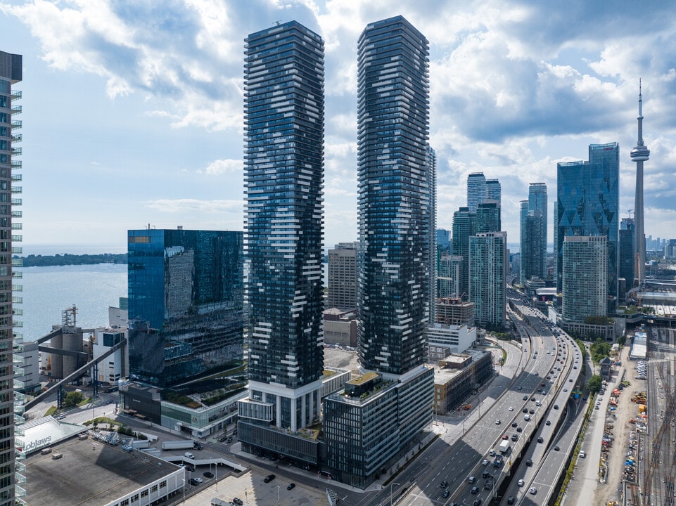 138 Downes St, Unit 806 in Toronto, ON - Building Photo