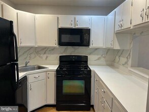 35 Coral Tree Ct in Trenton, NJ - Building Photo - Building Photo