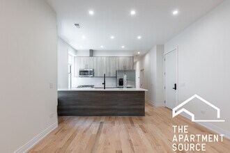 715 W Aldine Ave, Unit 1 in Chicago, IL - Building Photo - Building Photo