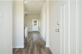482 Abigail Aly in San Antonio, TX - Building Photo - Building Photo