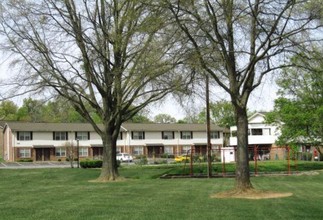 Fairmeadow Townhomes in Greenville, SC - Foto de edificio - Building Photo