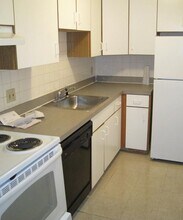 31 Iroquois St, Unit 12L in Boston, MA - Foto de edificio - Building Photo