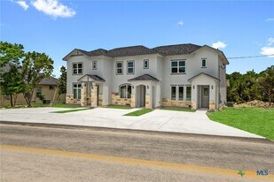 2820 Puter Creek Rd in Spring Branch, TX - Building Photo