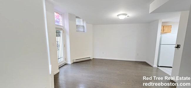 31 Queensberry St, Unit B