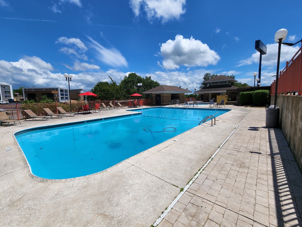 Plato's Cave Apartments in Branson, MO