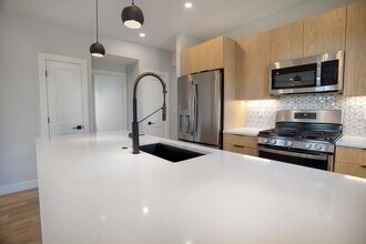 7 Wenham St, Unit 1 in Boston, MA - Building Photo - Building Photo