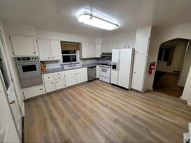 22 Winthrop Ave in Ewing Township, NJ - Building Photo - Building Photo