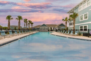 Lumen Luxury Apartments in Ft. Myers, FL - Building Photo