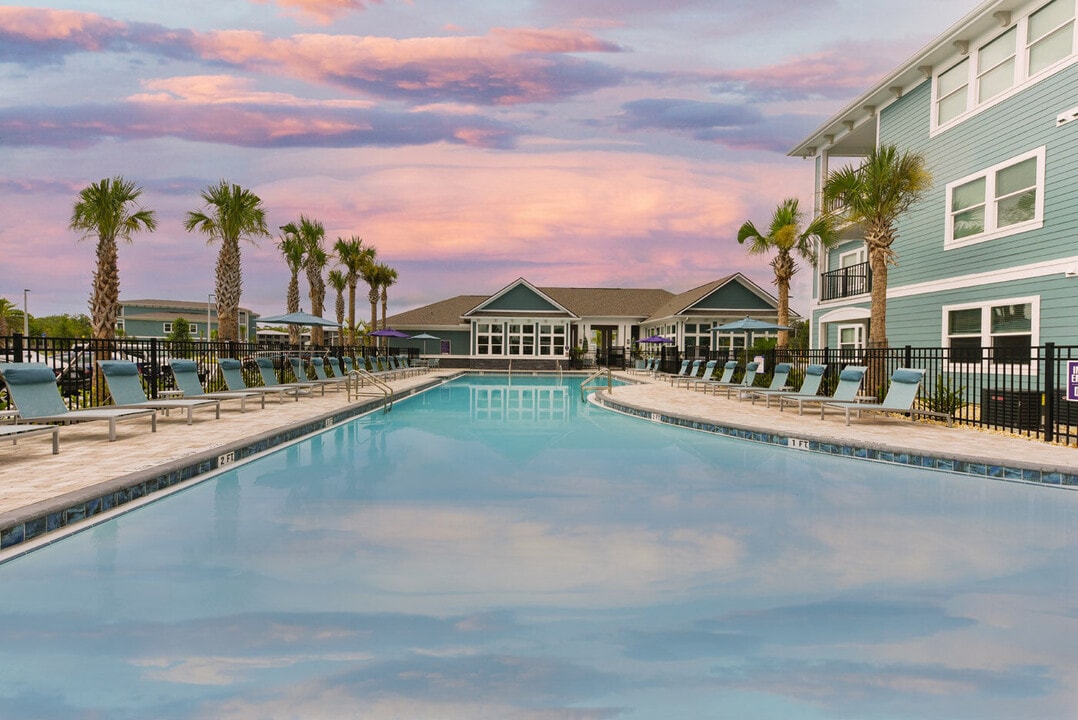 The Robert in Ft. Myers, FL - Foto de edificio