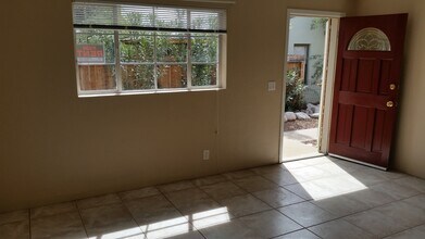 528 N Olsen Ave in Tucson, AZ - Foto de edificio - Building Photo