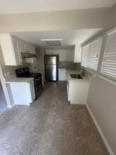 370 Tully Rd in Modesto, CA - Building Photo - Building Photo